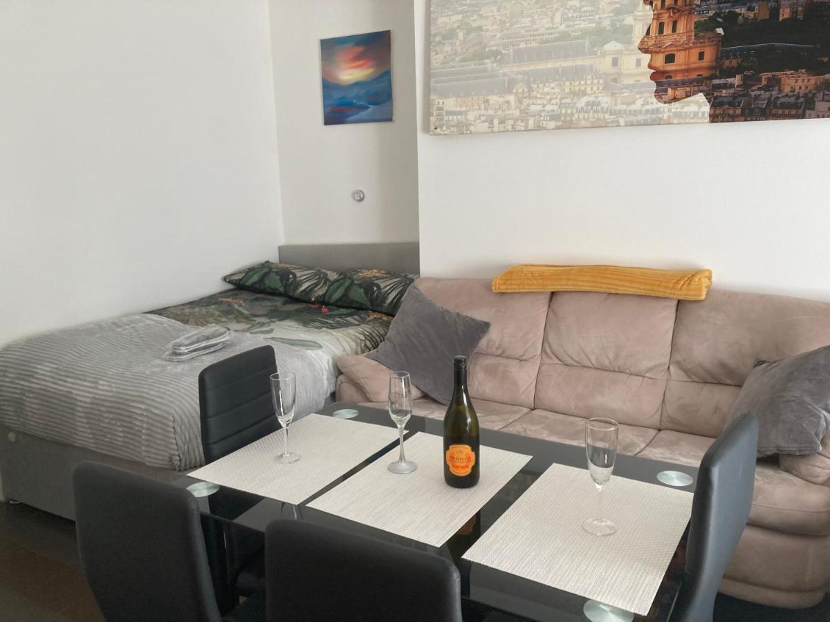 Jacuzzi Jungle Centre Apartment Dublin