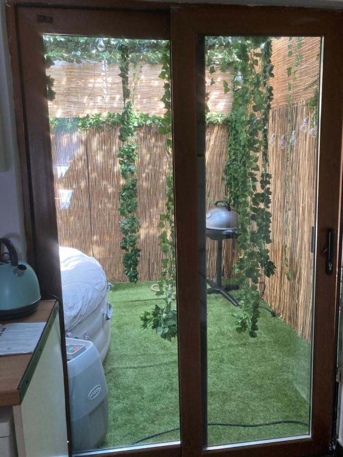 Apartment Jacuzzi Jungle Centre Dublin